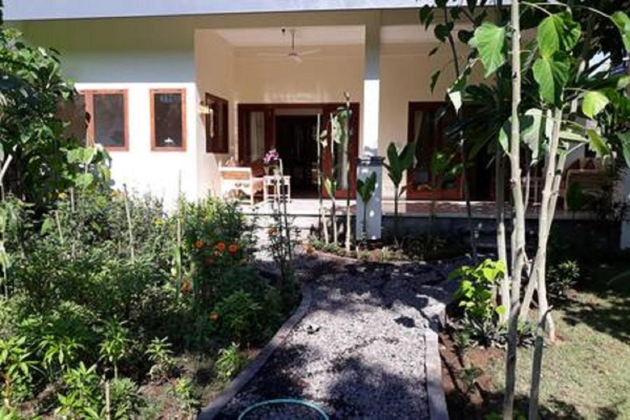 Jaya Villa Амед Екстер'єр фото
